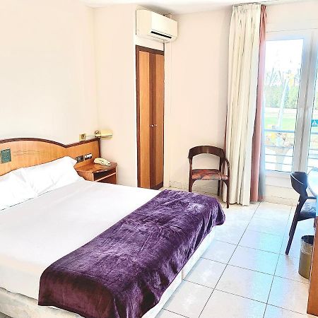 Hotel Arumí Santa Eugenia de Berga Buitenkant foto