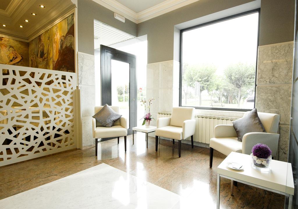 Hotel Arumí Santa Eugenia de Berga Buitenkant foto